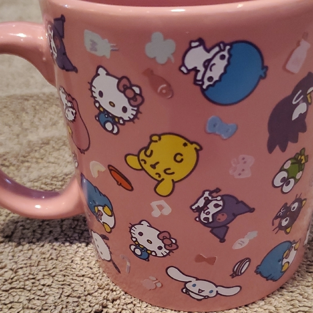 Hello Kitty Pink Character Mug - Picture 4 of 4
